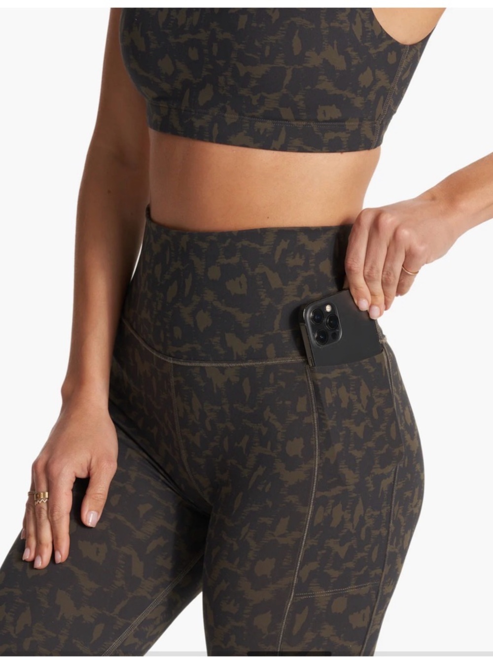 Vuori Set 3PC | Leggings Shorts Bra Matching Set Leopard Neutral Athleisure - Picture 4 of 12